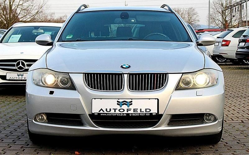 Gebraucht BMW 325 197 PS (144 kW) 2008 Silber Limousine