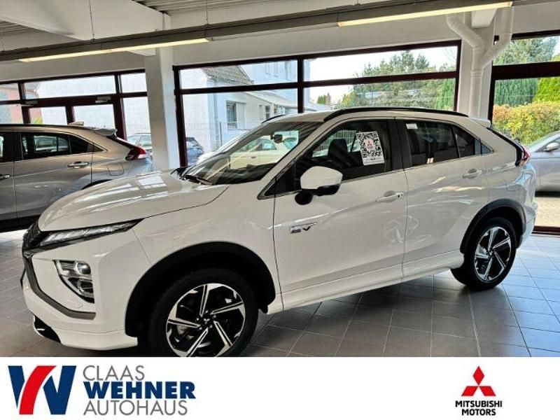Weiss Gebraucht 2023 Mitsubishi Outlander P-HEV | 25.990 € (Fairer Preis) - Bild 1/4