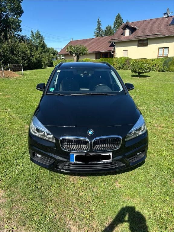 Schwarz Gebraucht 2017 BMW 216 Active Tourer Advantage Van / Kleinbus | 9.300 € (Guter Preis) - Bild 1/4
