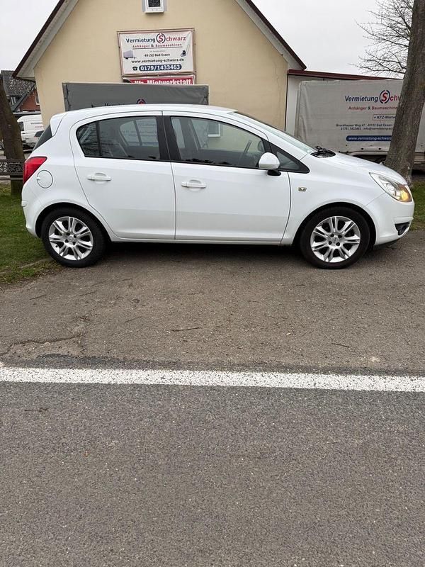 Gebraucht Opel Corsa 70 PS (51 kW) 2010 Weiß Limousine