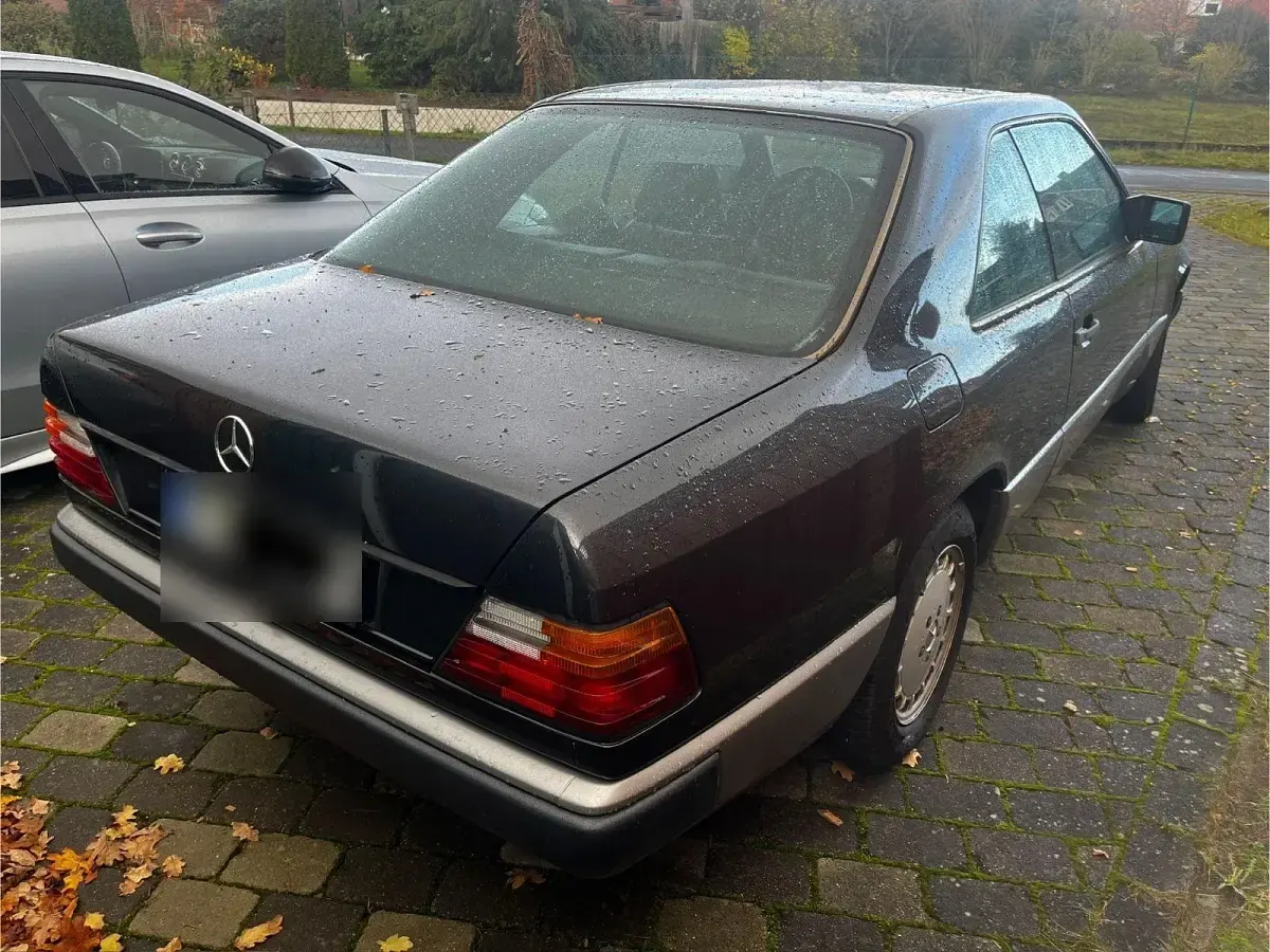 Gebraucht Mercedes 230 132 PS (97 kW) 1987 Schwarz Coupé