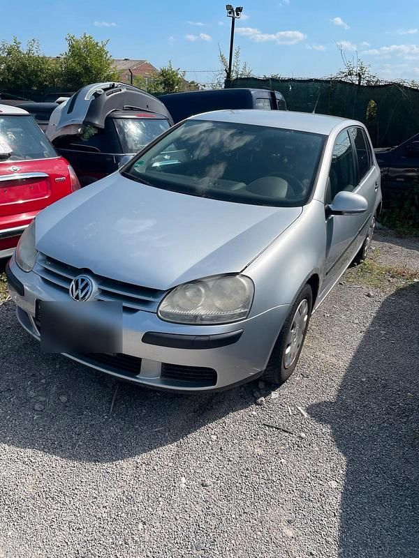Silber Gebraucht 2005 VW Golf V Kleinwagen | 750 € (Superpreis) - Bild 1/3