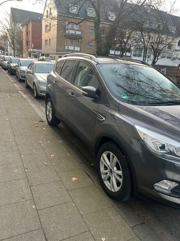 Gebraucht Ford Kuga 150 PS (110 kW) 2018 Grau SUV