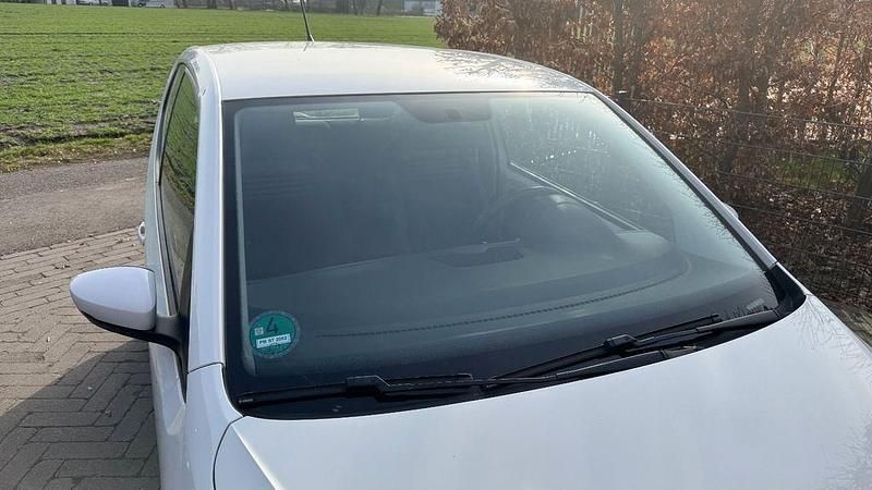 Gebraucht VW up! 60 PS (44 kW) 2018 Weiß Kleinwagen