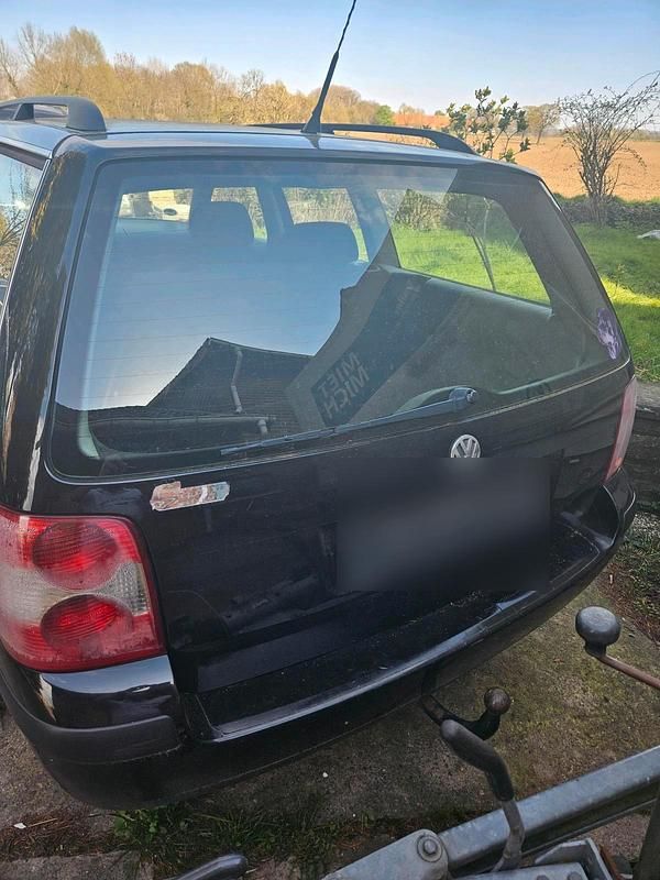 Gebraucht VW Passat 131 PS (96 kW) 2002 Schwarz Kombi