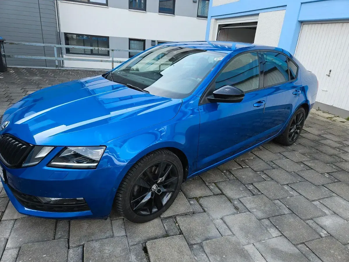 Gebraucht Skoda Octavia Premium Edition 150 PS (110 kW) 2019 Blau Limousine