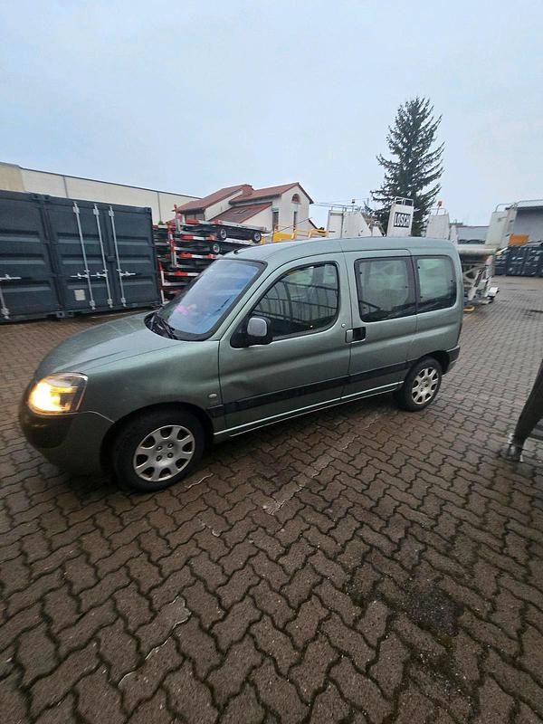 Grün Gebraucht 2004 Peugeot Partner Van / Kleinbus | 1.500 € (Guter Preis) - Bild 1/4