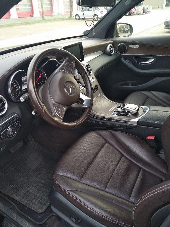 Gebraucht Mercedes GLC250 AMG line 204 PS (150 kW) 2017 Schwarz SUV