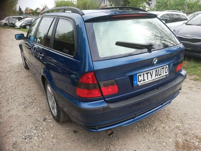 Gebraucht BMW 318 143 PS (105 kW) 2002 Topasblau metallic Kombi