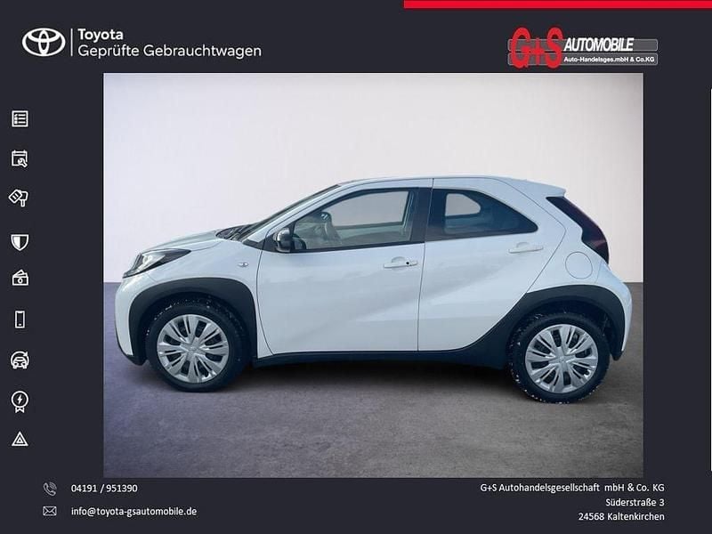 Gebraucht Toyota Aygo X X-play 72 PS (52 kW) 2022 Weiß SUV