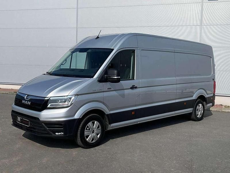 Reflexsilber metallic (metallic) Gebraucht 2024 MAN TGE Van | 57.490 € - Bild 1/4