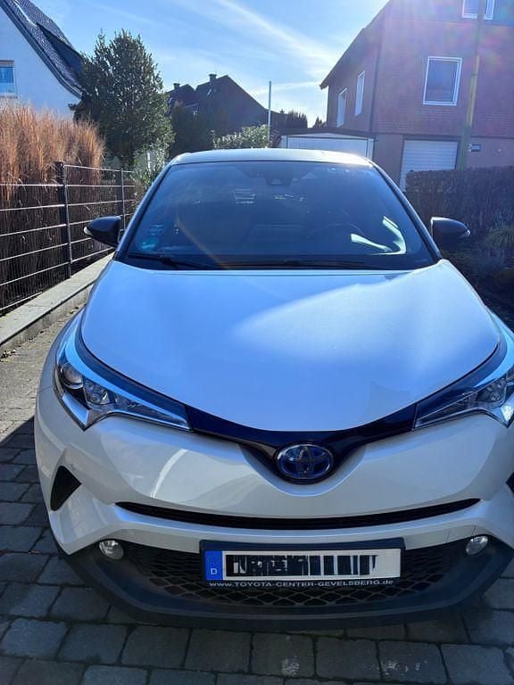 Weiß Gebraucht 2018 Toyota C-HR Team SUV | 15.700 € (Guter Preis) - Bild 1/4
