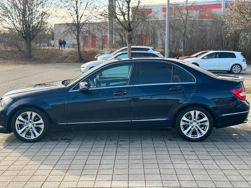 Gebraucht Mercedes C250 204 PS (150 kW) 2011 Blau Limousine