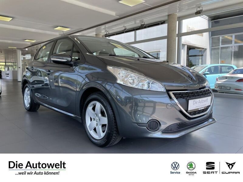 Lack grau sharklackierung mit schutzlack Gebraucht 2015 Peugeot 208 Active Kleinwagen | 6.980 € (Fairer Preis) - Bild 1/4