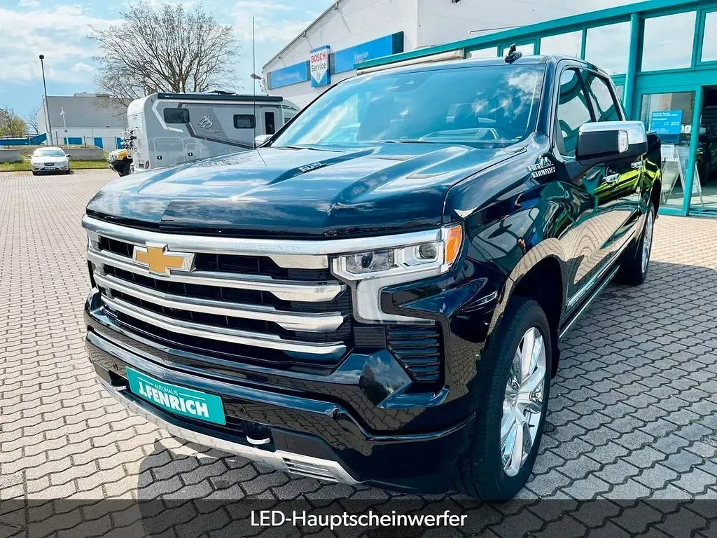 Nowe Chevrolet Silverado 426 KM (313 kW) 2026 Czarny SUV