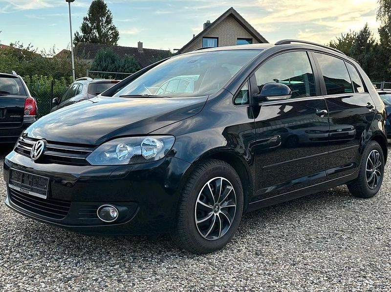 Schwarz Gebraucht 2011 VW Golf Plus Team Van / Kleinbus | 8.890 € (Etwas zu teuer) - Bild 1/4