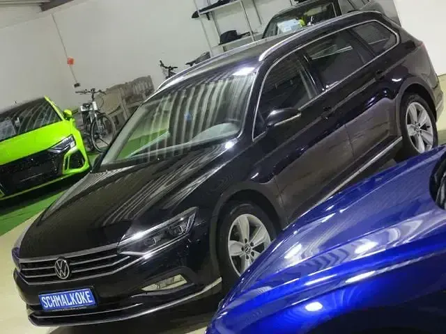 Gebraucht VW Passat Elegance 200 PS (147 kW) 2023 Deep black pearlescent (metallic) Kombi