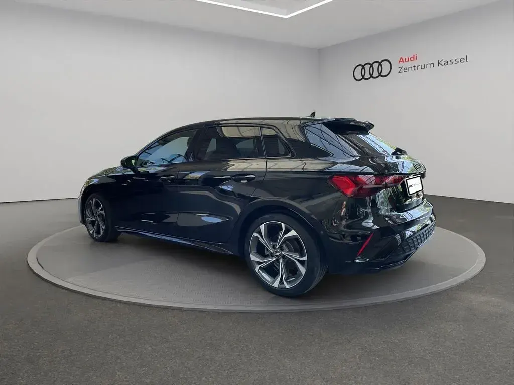 Używany Audi A3 S-Line 150 KM (110 kW) 2025 Czarny Sedan/Limuzyna