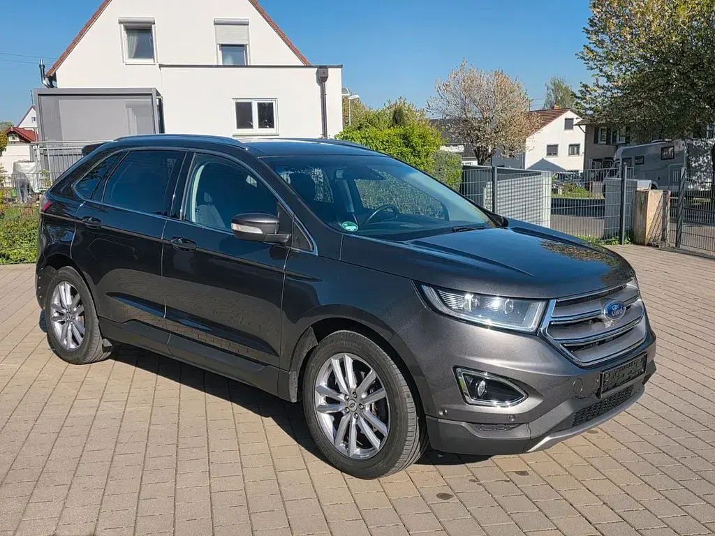 Second-hand Ford Edge Titanium 209 CP (153 kW) 2016 Gri SUV