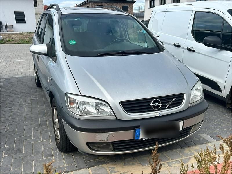 Silber Gebraucht 1999 Opel Zafira Elegance Van / Kleinbus | 1.800 € (Guter Preis) - Bild 1/4