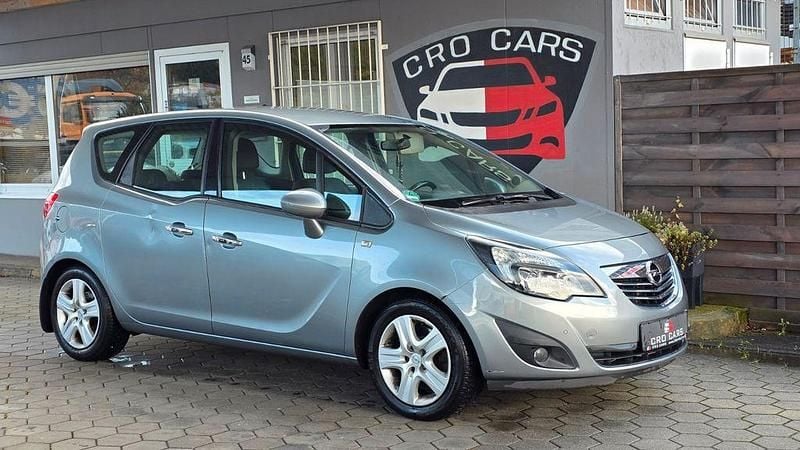 Silber Gebraucht 2012 Opel Meriva Innovation Van / Kleinbus | 5.690 € (Guter Preis) - Bild 1/4