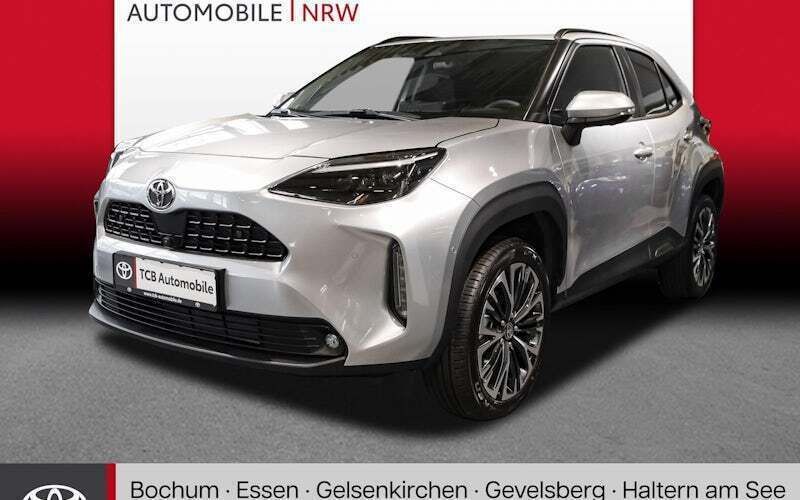 Silbern Neu 2025 Toyota Yaris Hybrid Style Limousine | 34.189 € - Bild 1/4