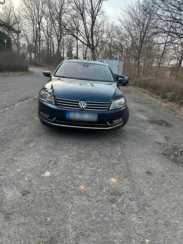 Gebraucht VW Passat 177 PS (130 kW) 2014 Blau Kombi