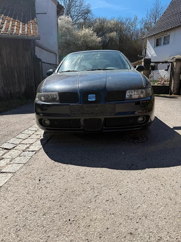 Second-hand Seat Leon CUPRA 204 CP (150 kW) 2003 Negru Hatchback