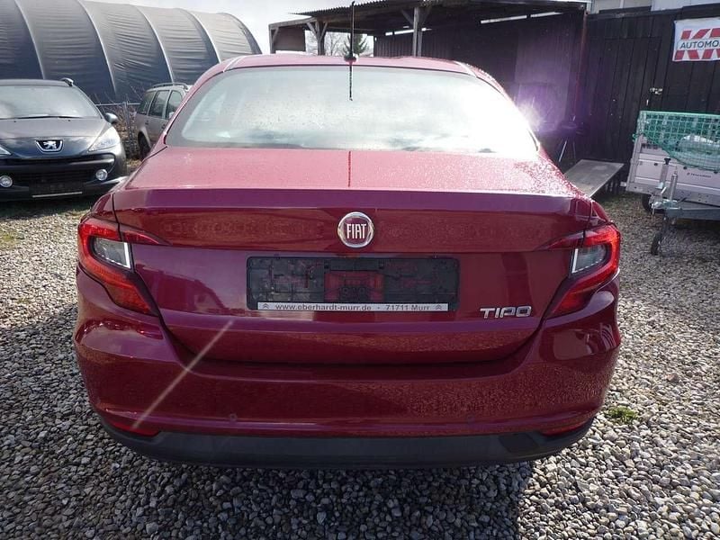 Gebraucht Fiat Tipo Easy 120 PS (88 kW) 2016 Rot Limousine