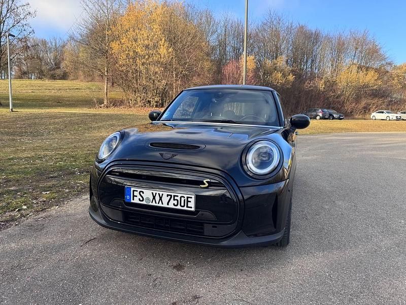 Gebraucht Mini Cooper SE 135 kW (184 PS) 2022 Schwarz Kleinwagen