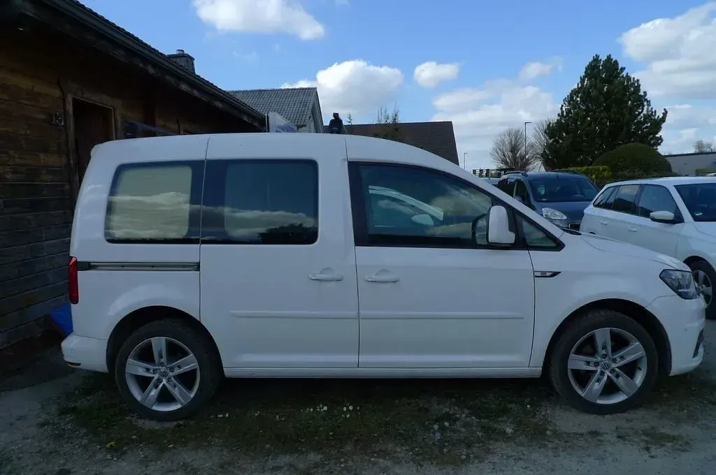 Gebraucht VW Caddy 125 PS (91 kW) 2019 Weiß Van / Kleinbus