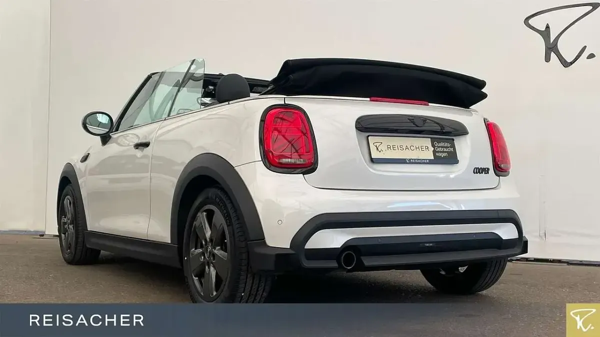 Gebraucht Mini Cooper Cabriolet Classic 136 PS (100 kW) 2023 Nanuq white Cabrio
