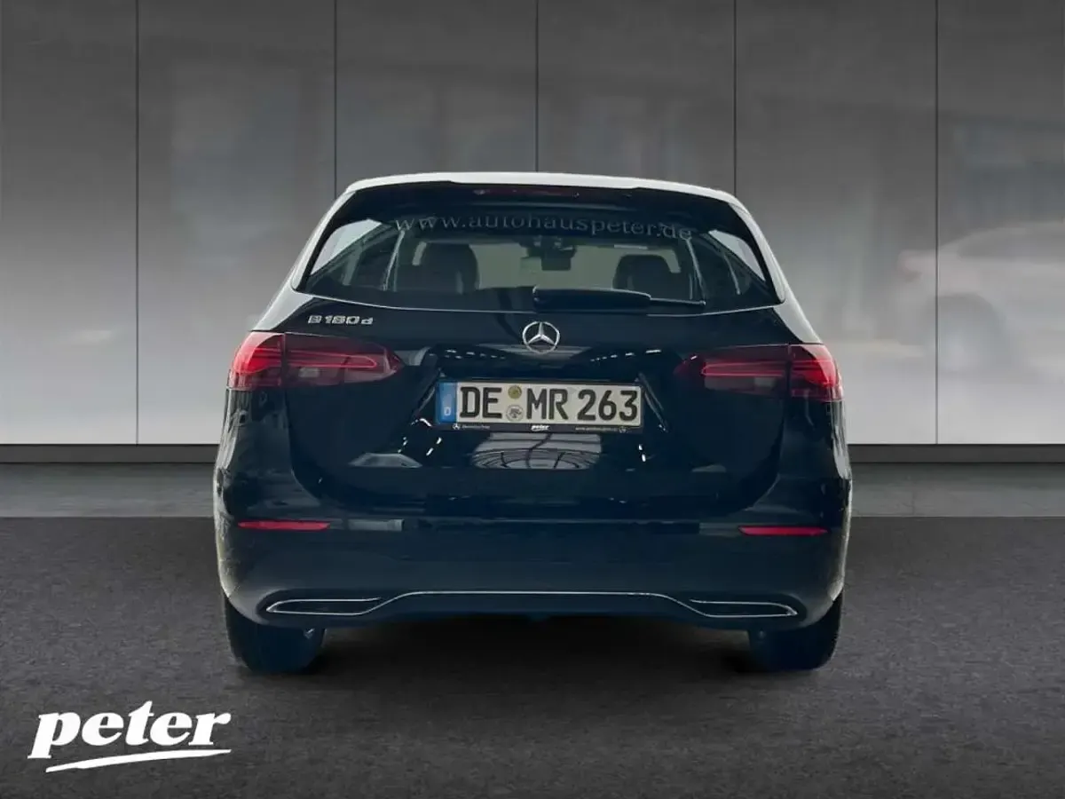 Gebraucht Mercedes B180 Progressive 116 PS (85 kW) 2026 Unilack nachtschwarz Van / Kleinbus