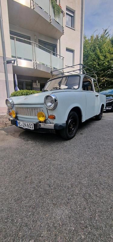 Grau Gebraucht 1987 Trabant 601 Limousine | 3.450 € - Bild 1/4