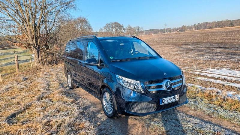 Gebraucht Mercedes V250 Avantgarde 190 PS (139 kW) 2019 Blau Van / Kleinbus