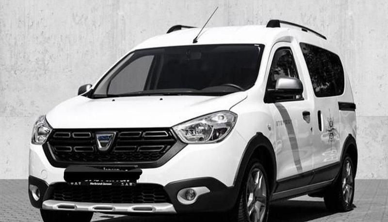 Weiß Gebraucht 2018 Dacia Dokker Celebration Van | 12.990 € (Fairer Preis) - Bild 1/4