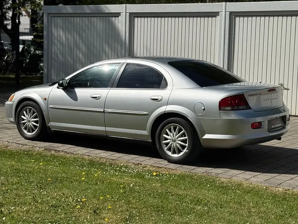 Second-hand Chrysler Sebring 203 CP (149 kW) 2004 Berlinǎ