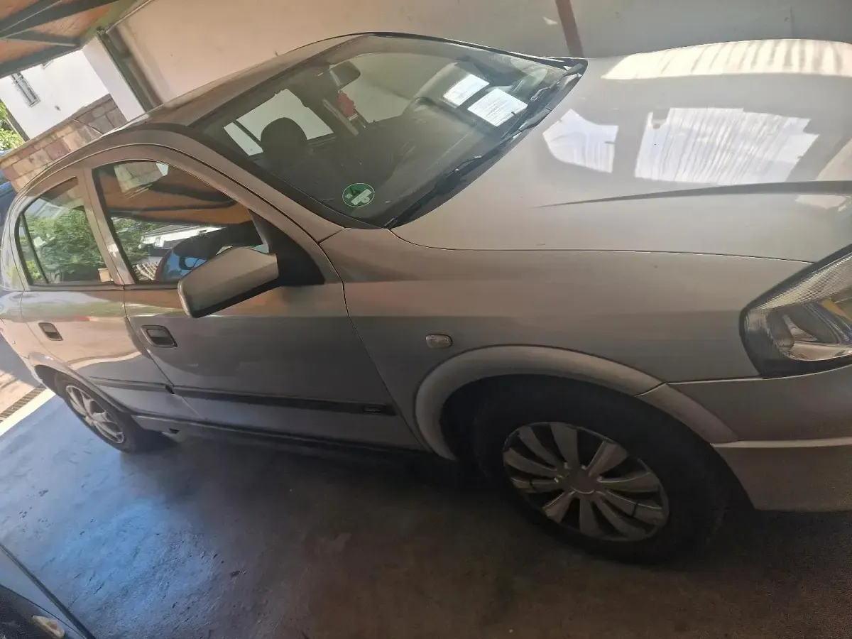 Gebraucht Opel Astra 100 PS (73 kW) 1999 Silber Limousine