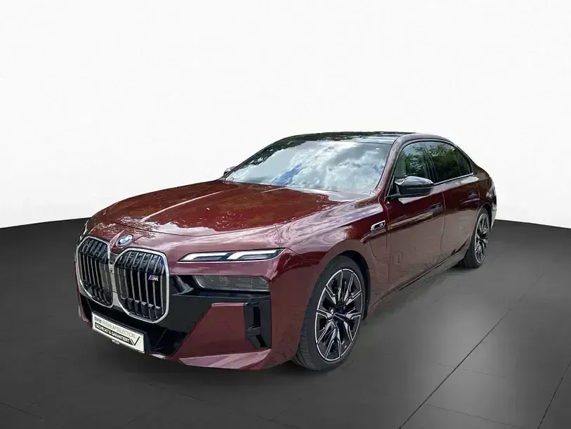 Gebraucht BMW M760e Sport Line 574 PS (422 kW) 2025 Rot Limousine