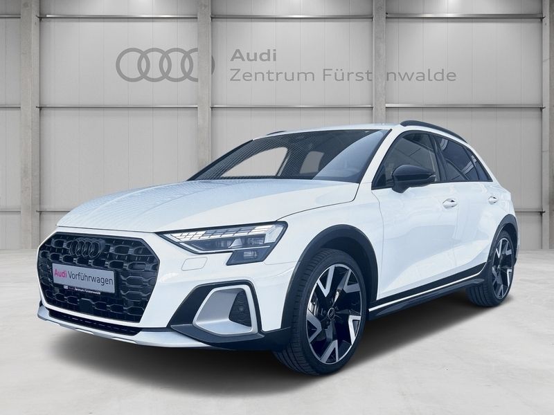 Arkonaweiß Gebraucht 2024 Audi A3 Ambiente Limousine | 39.865 € (Teuer) - Bild 1/4