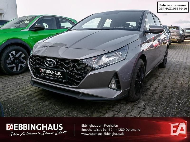 Gebraucht Hyundai i20 Select 101 PS (74 kW) 2021 Braun Kleinwagen