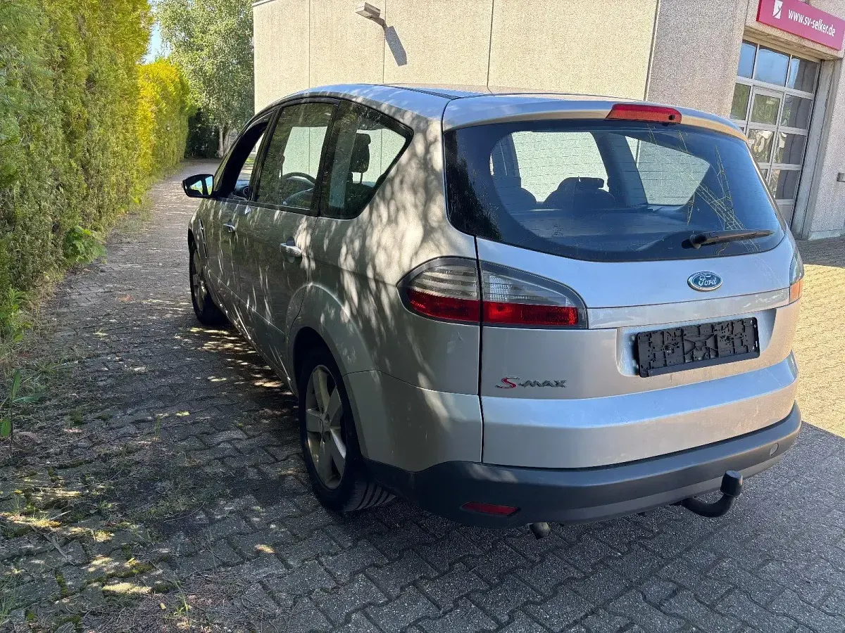 Gebraucht Ford S-MAX 146 PS (107 kW) 2007 Silber Van / Kleinbus