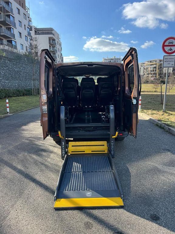 Gebraucht Renault Trafic 95 PS (69 kW) 2016 Braun Van / Kleinbus