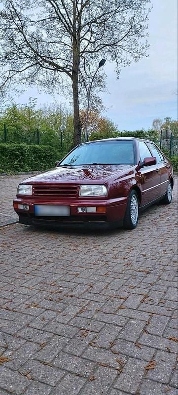Gebraucht VW Vento 75 PS (55 kW) 1996 Rot Limousine