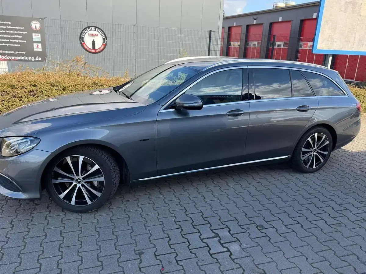 Gebraucht Mercedes E300 Edition 194 PS (142 kW) 2019 Kombi