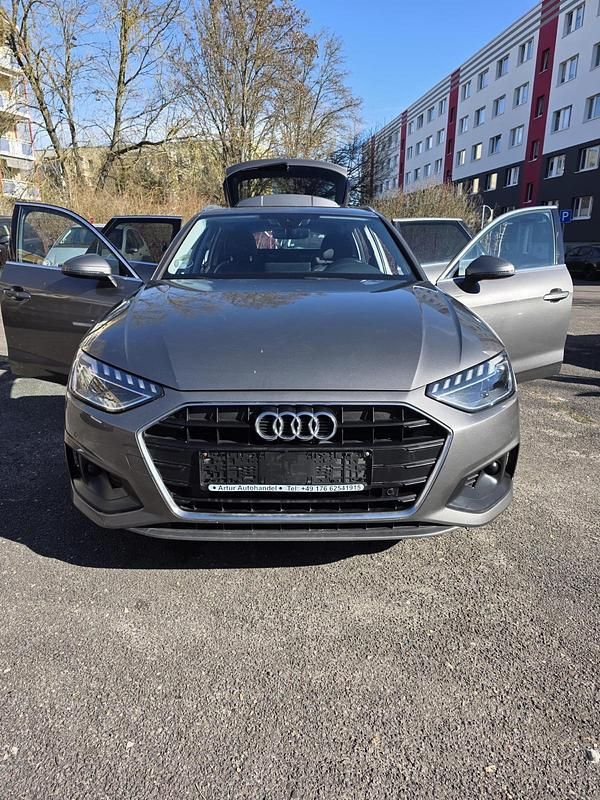 Gebraucht Audi A4 163 PS (119 kW) 2021 Grau Kombi