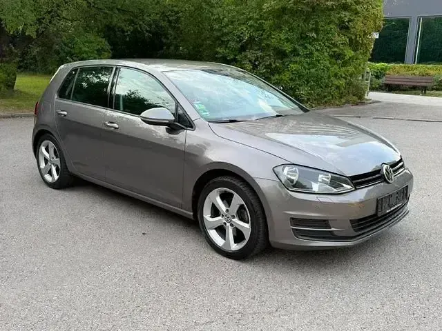 Gebraucht VW Golf VII Highline 150 PS (110 kW) 2014 Braun Limousine