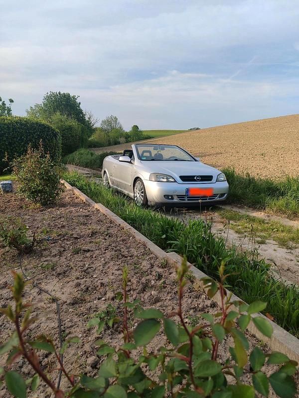 Gebraucht Opel Astra Cabriolet 125 PS (91 kW) 2002 Silber Cabrio