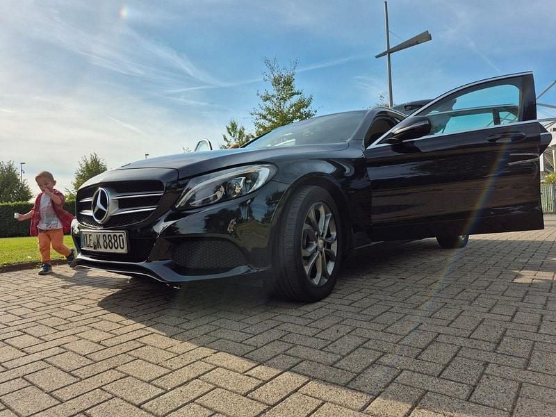 Schwarz Gebraucht 2015 Mercedes C220 Kombi | 11.990 € (Guter Preis) - Bild 1/4