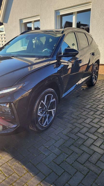 Schwarz Neu 2025 Hyundai Tucson N Line SUV | 35.490 € (Fairer Preis) - Bild 1/4